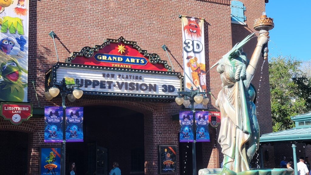 Ms. Piggy Statue Vanishes from the Front of Muppets Vision 3D