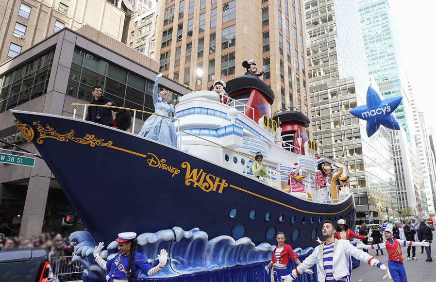 Disney Balloons & Floats at Macy’s Thanksgiving Day Parade Over The Years