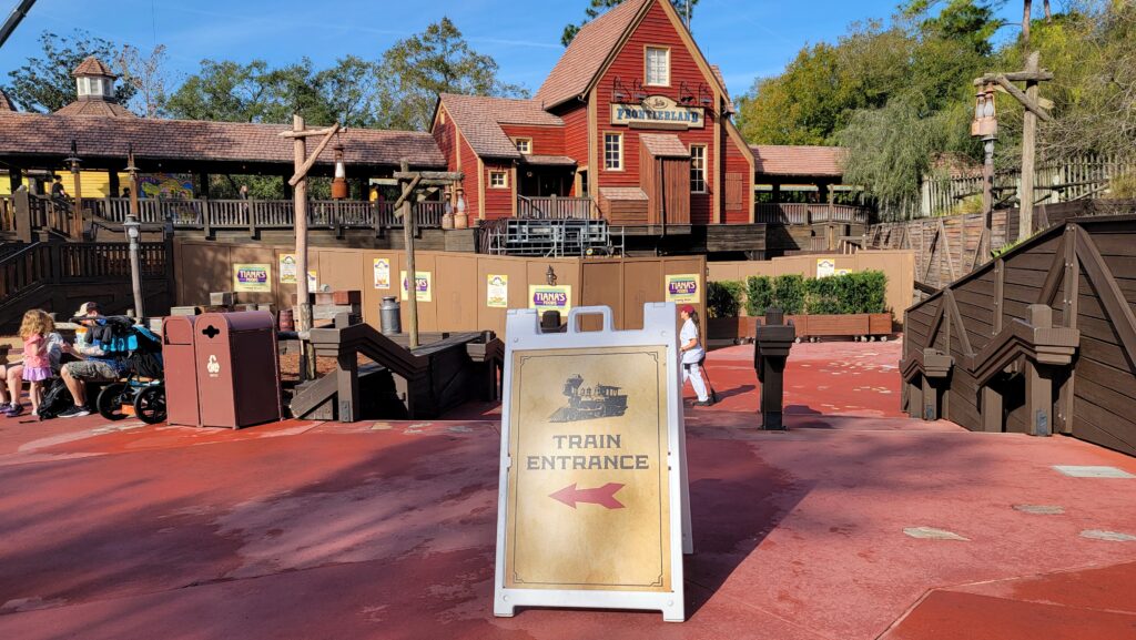 Perfect Friday at Disney's Magic Kingdom - Mama Odie Juju, Frontierland Railroad Entrance/Exit Changes, Parade Time Changes